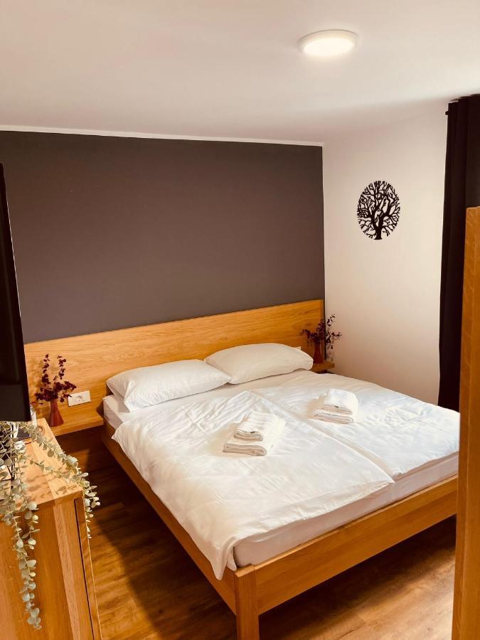 Pjagodic Hotel Cerklje - 5Min To Airport Cerklje na Gorenjskem Eksteriør billede