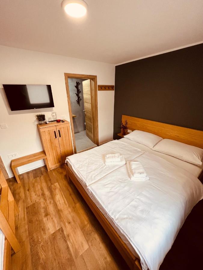 Pjagodic Hotel Cerklje - 5Min To Airport Cerklje na Gorenjskem Eksteriør billede