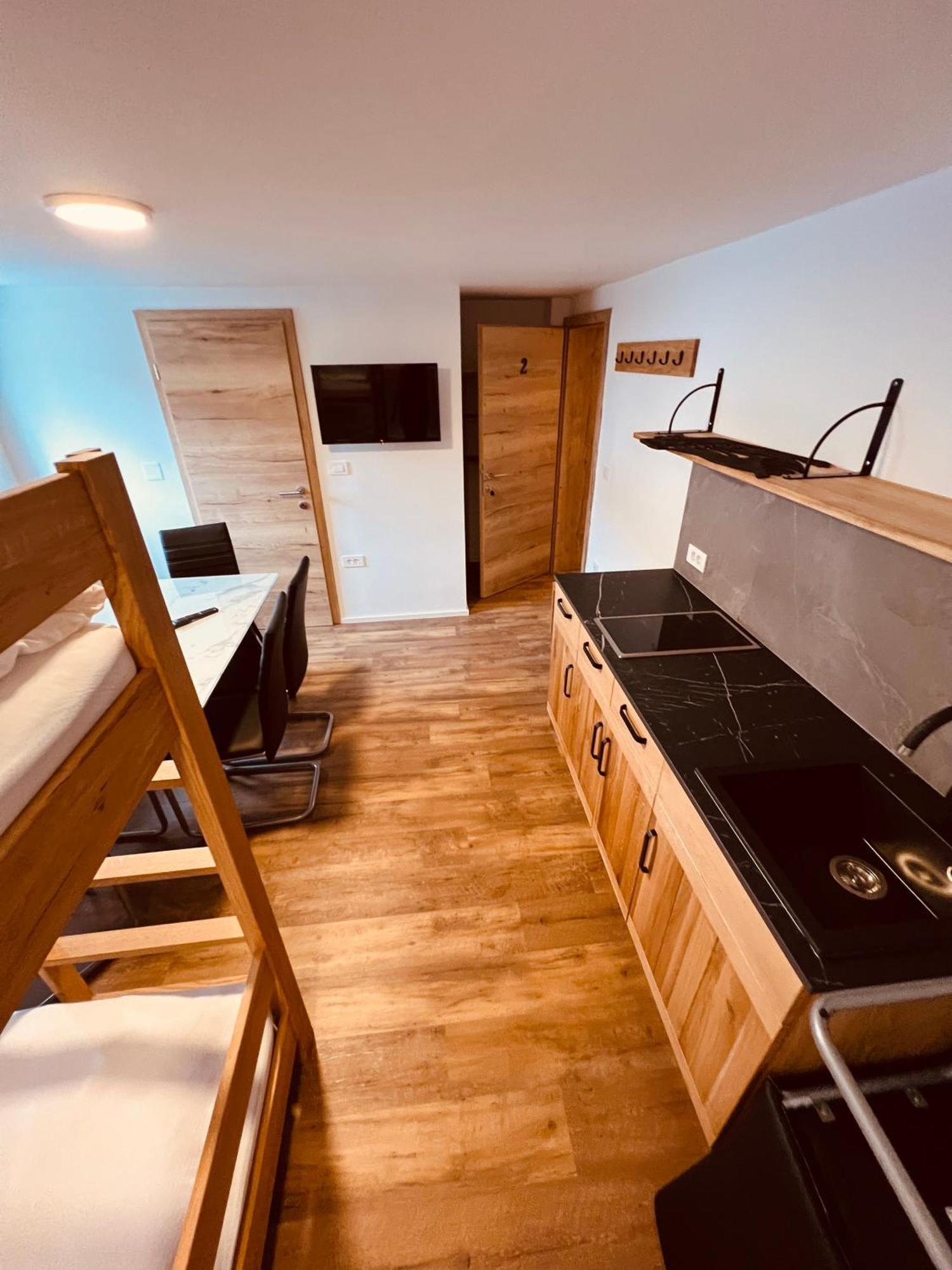 Pjagodic Hotel Cerklje - 5Min To Airport Cerklje na Gorenjskem Eksteriør billede